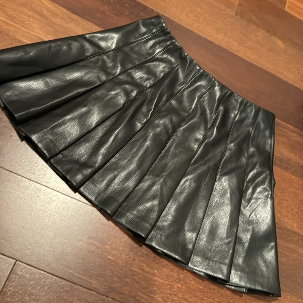 ALICE & OLIVIA Black Pleated Mini Skirt - Picture 13 of 15